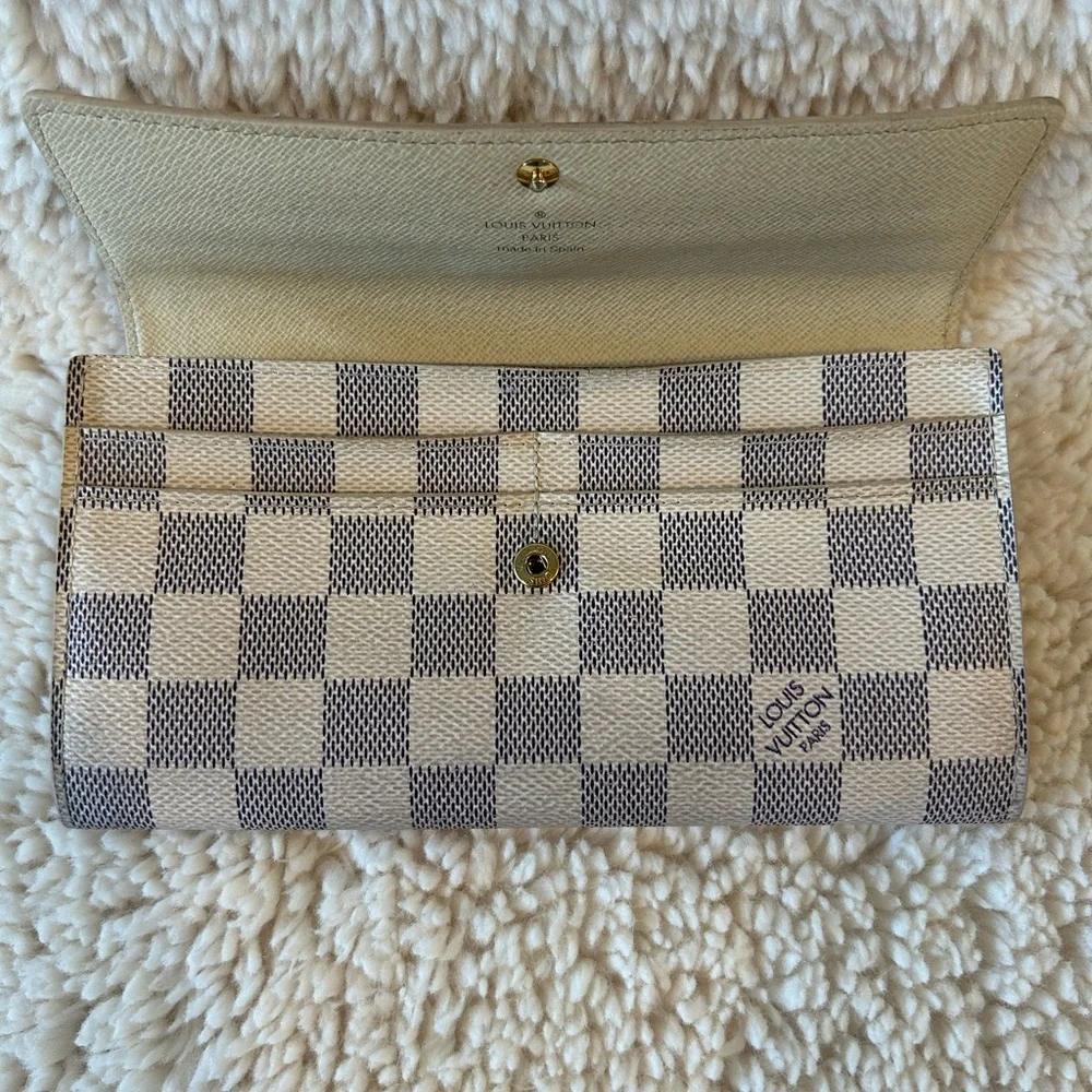 Louis Vuitton Damier Azur Sarah Wallet - Picture 11 of 13